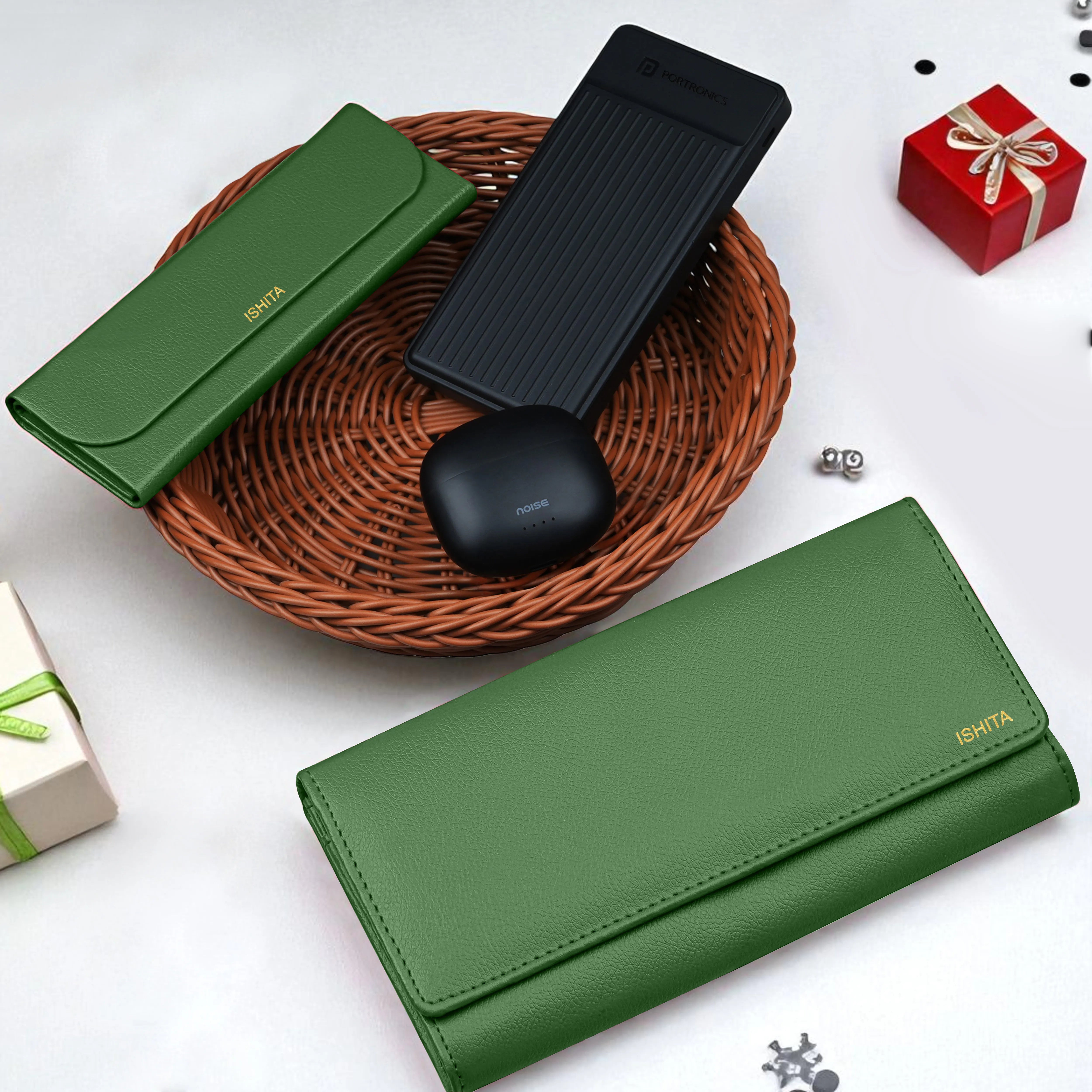 Clutch Power Bank Earbuds & Eyewear Case Gift Hamper