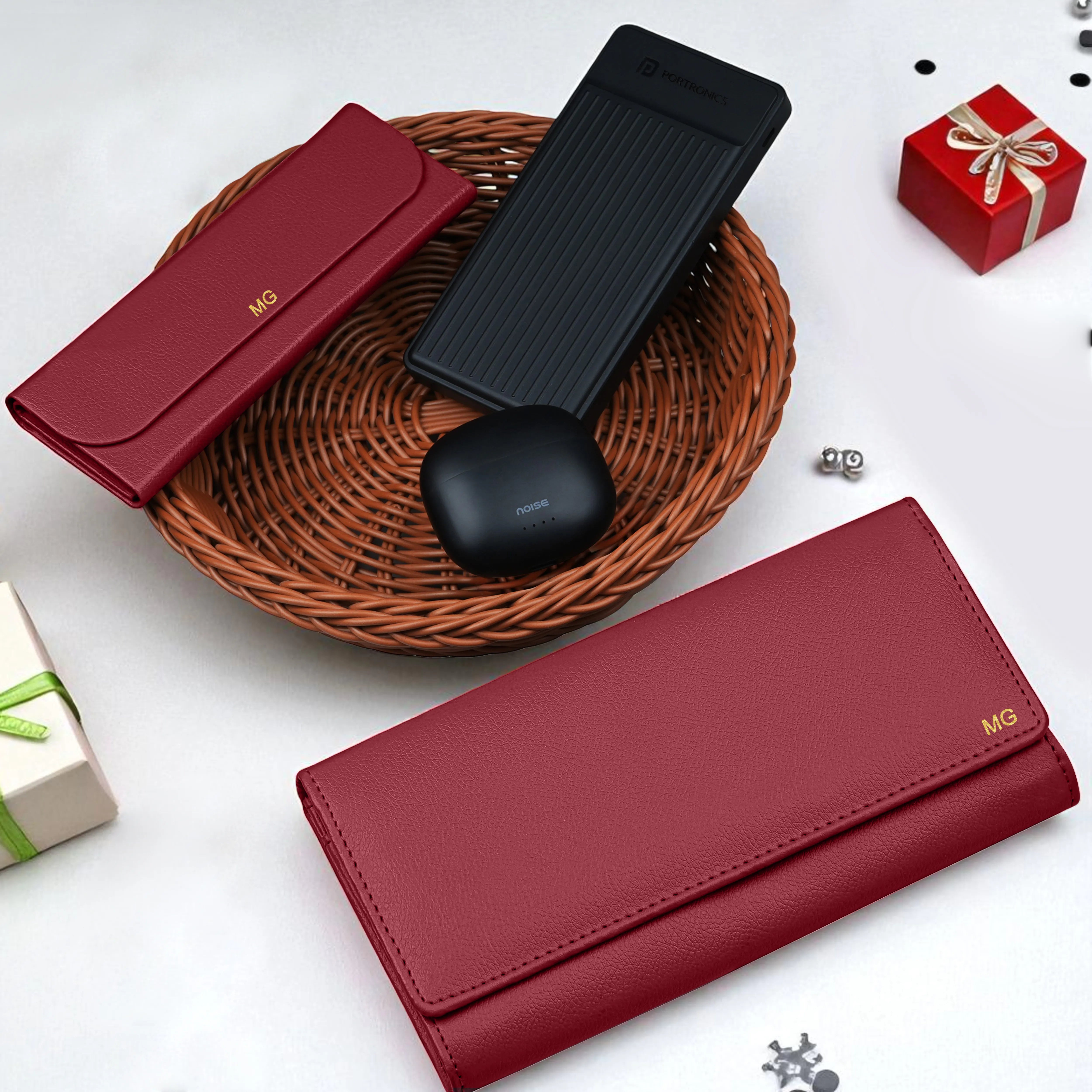 Clutch Power Bank Earbuds & Eyewear Case Gift Hamper