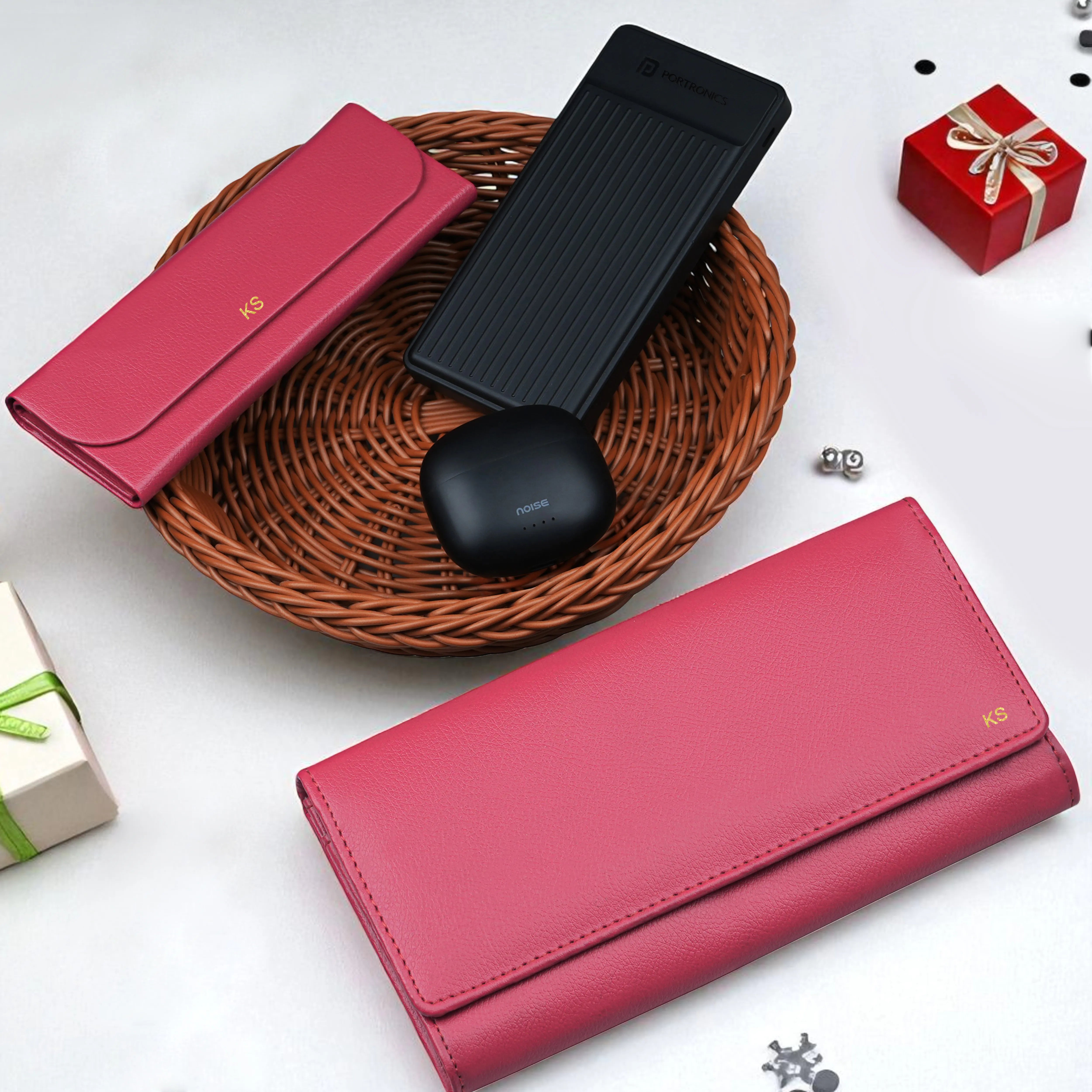 Clutch Power Bank Earbuds & Eyewear Case Gift Hamper